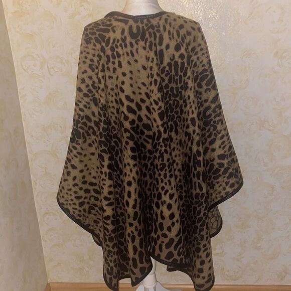 GorgeousâLeopardâPrintâShrug Wrap! - Picture 6 of 8